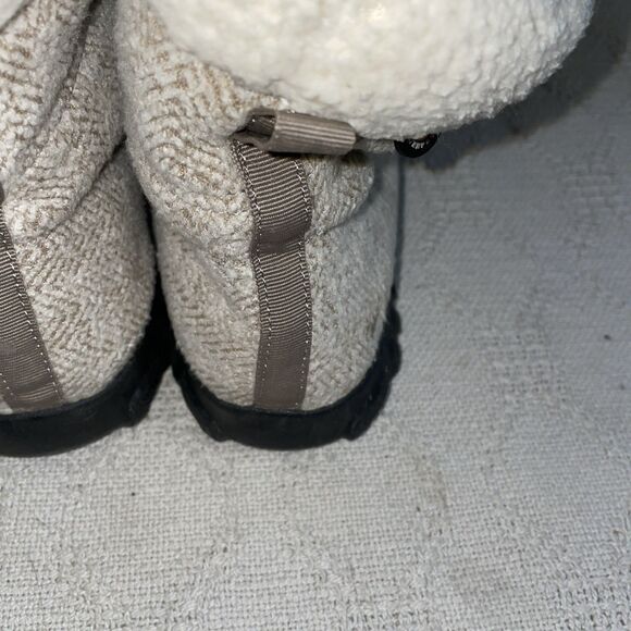 Bogs Women’s Ankle Boots Size 8 M Beige Fabric Warmth Winter Snow - Picture 12 of 12